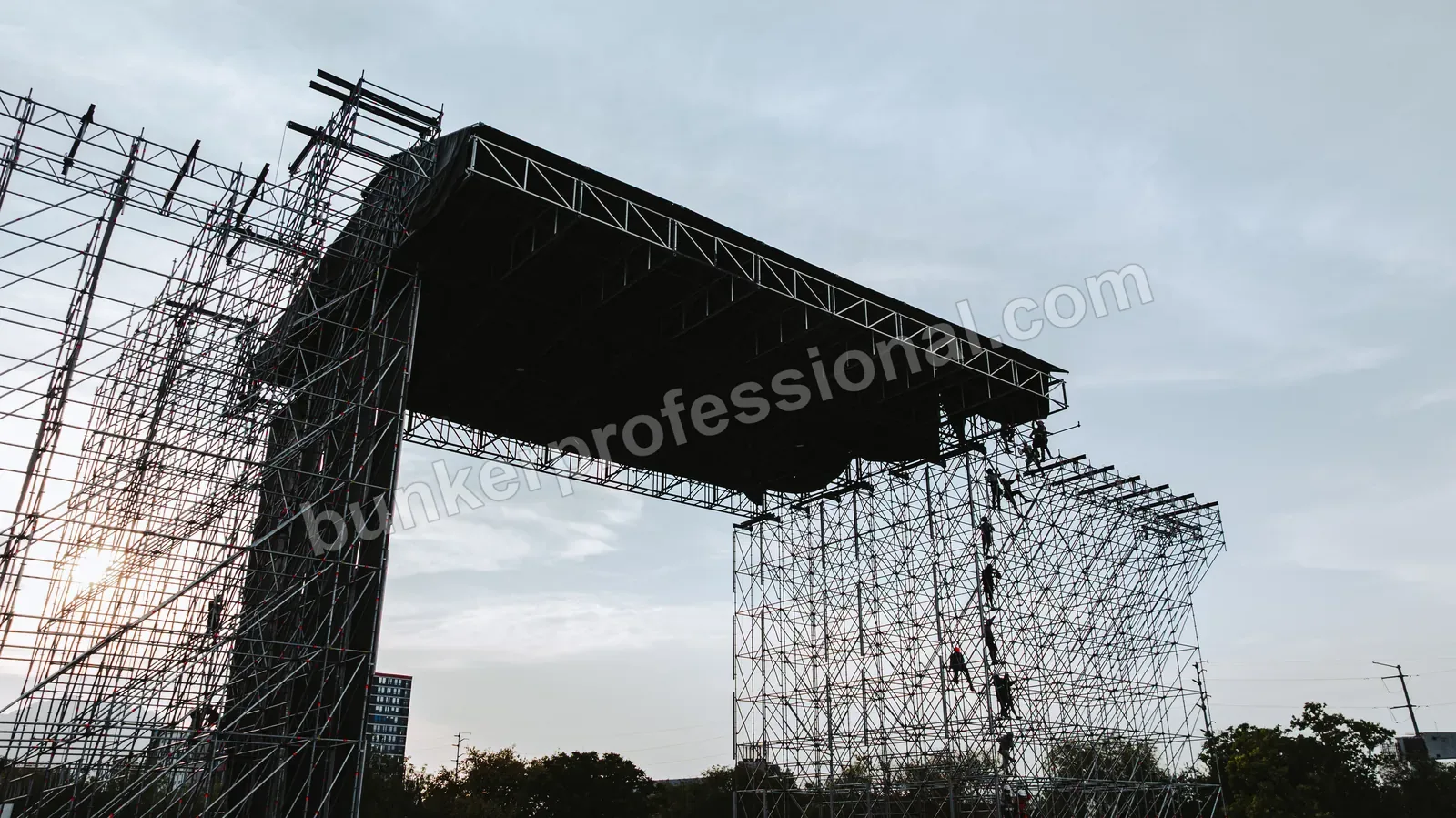 Montaje técnico para DALE MIXX — 32