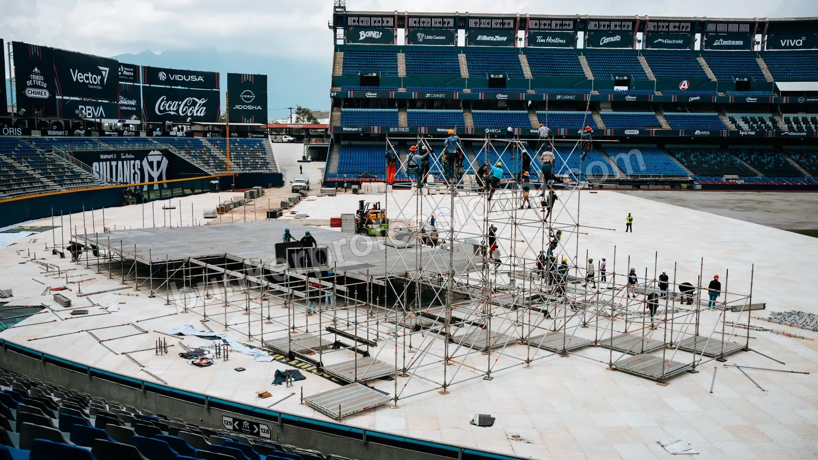 Technical build for Fuerza Regida — 32
