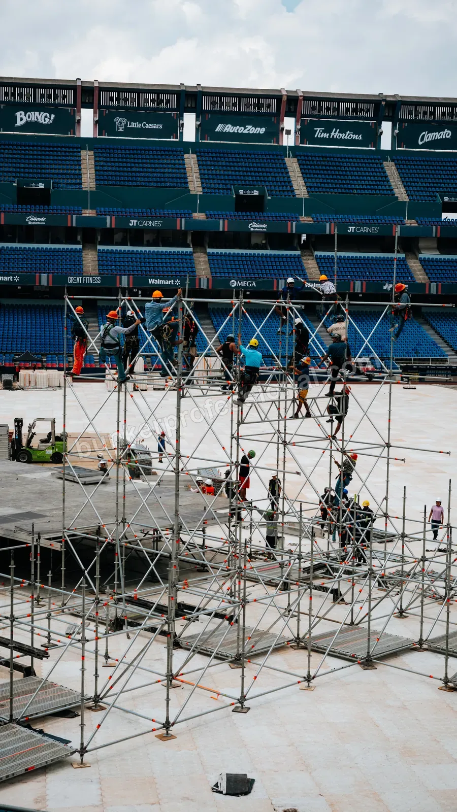 Technical build for Fuerza Regida — 33
