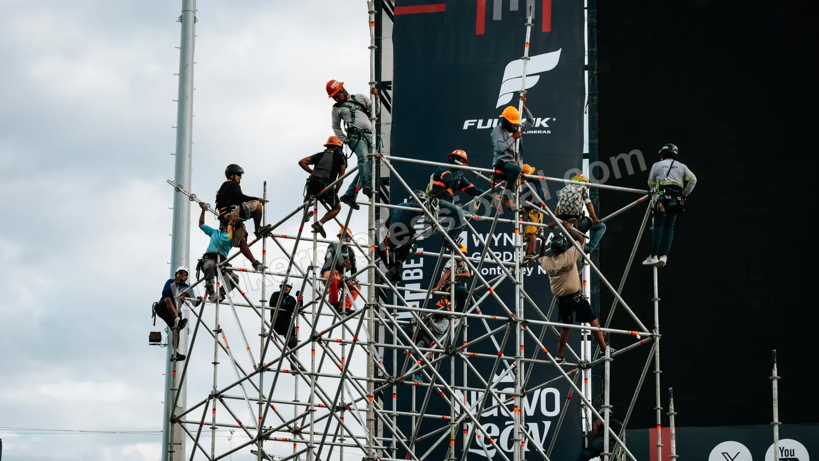 Technical build for Fuerza Regida — 89