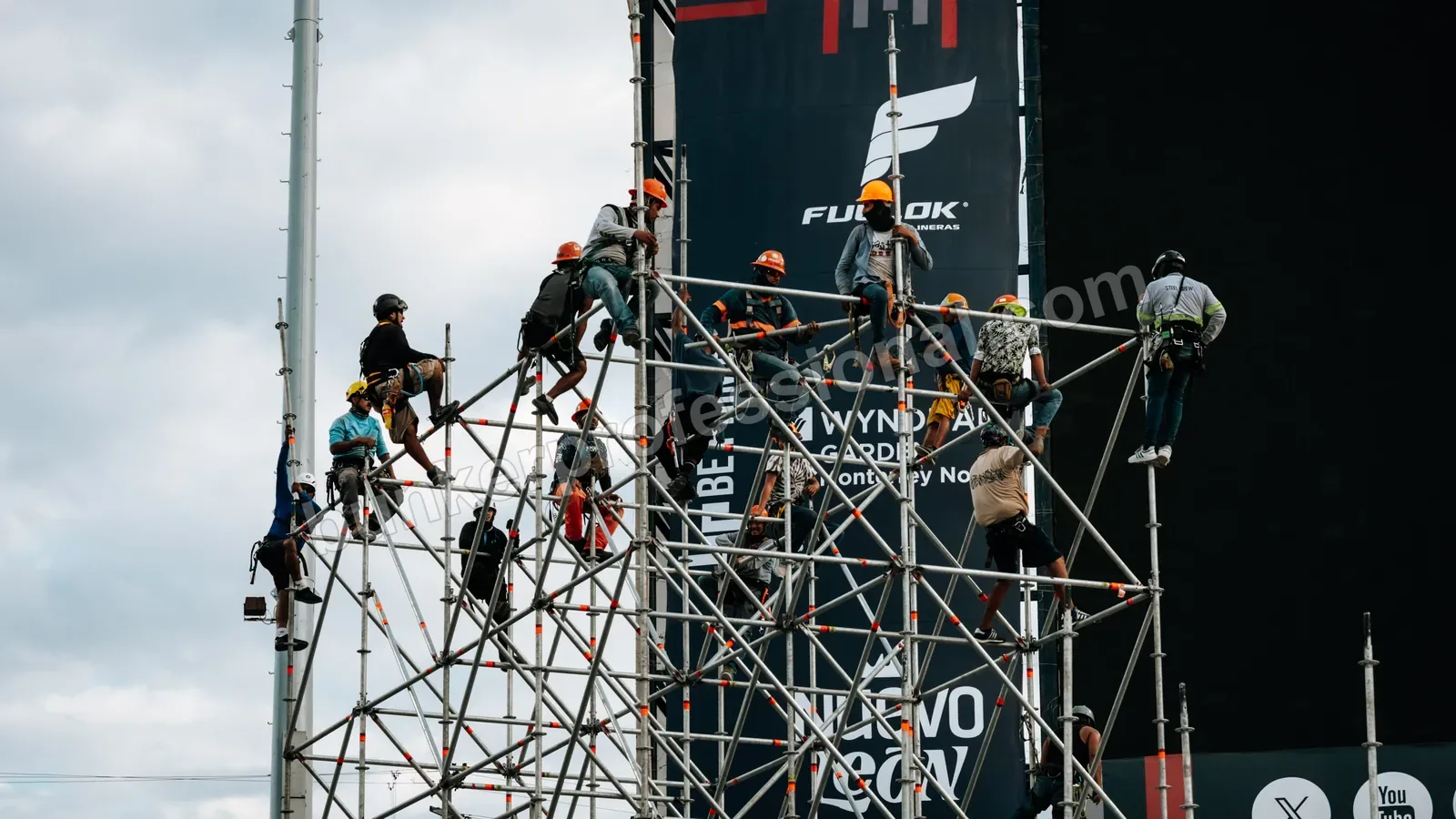 Technical build for Fuerza Regida — 90