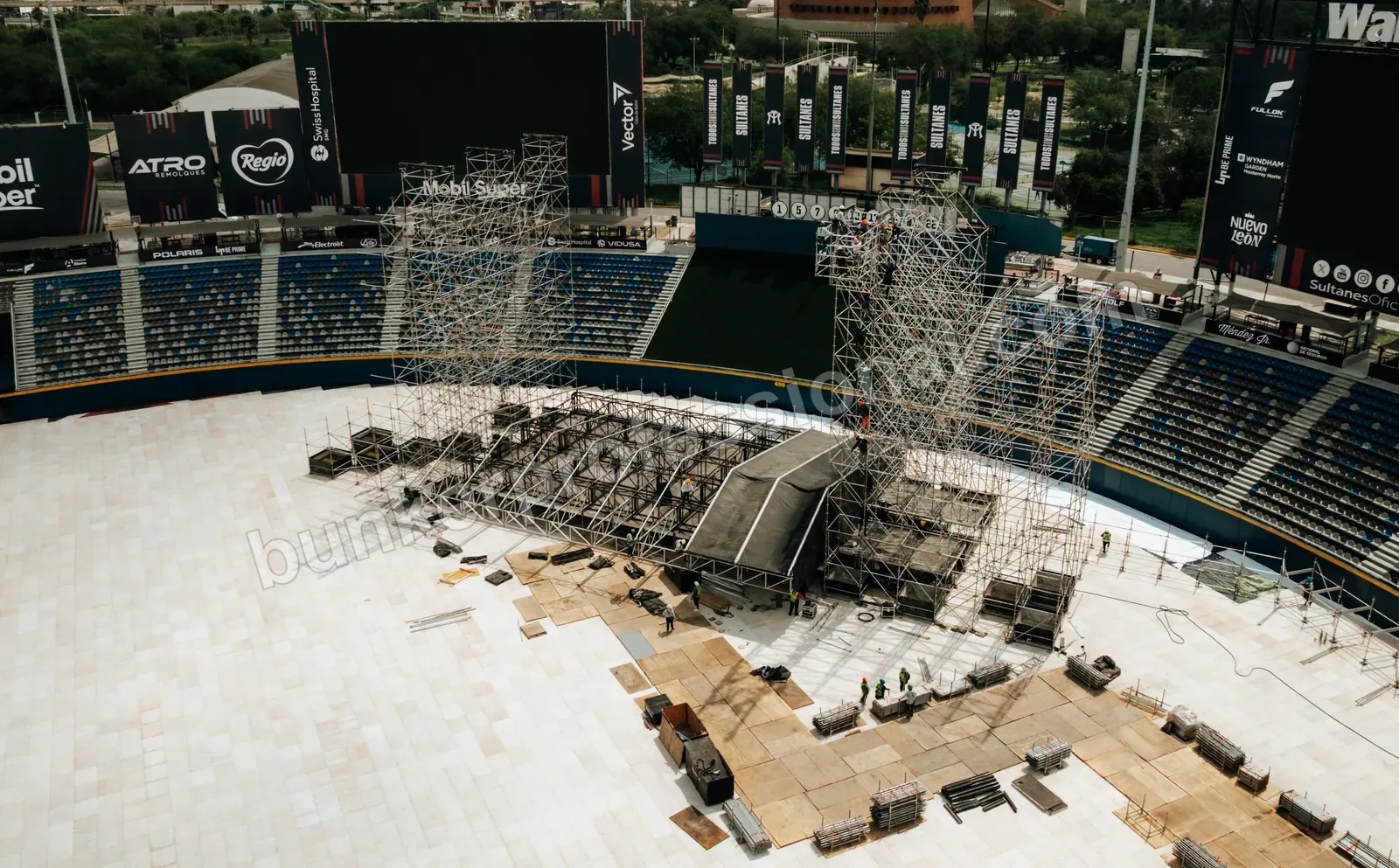 Technical build for Fuerza Regida — 118