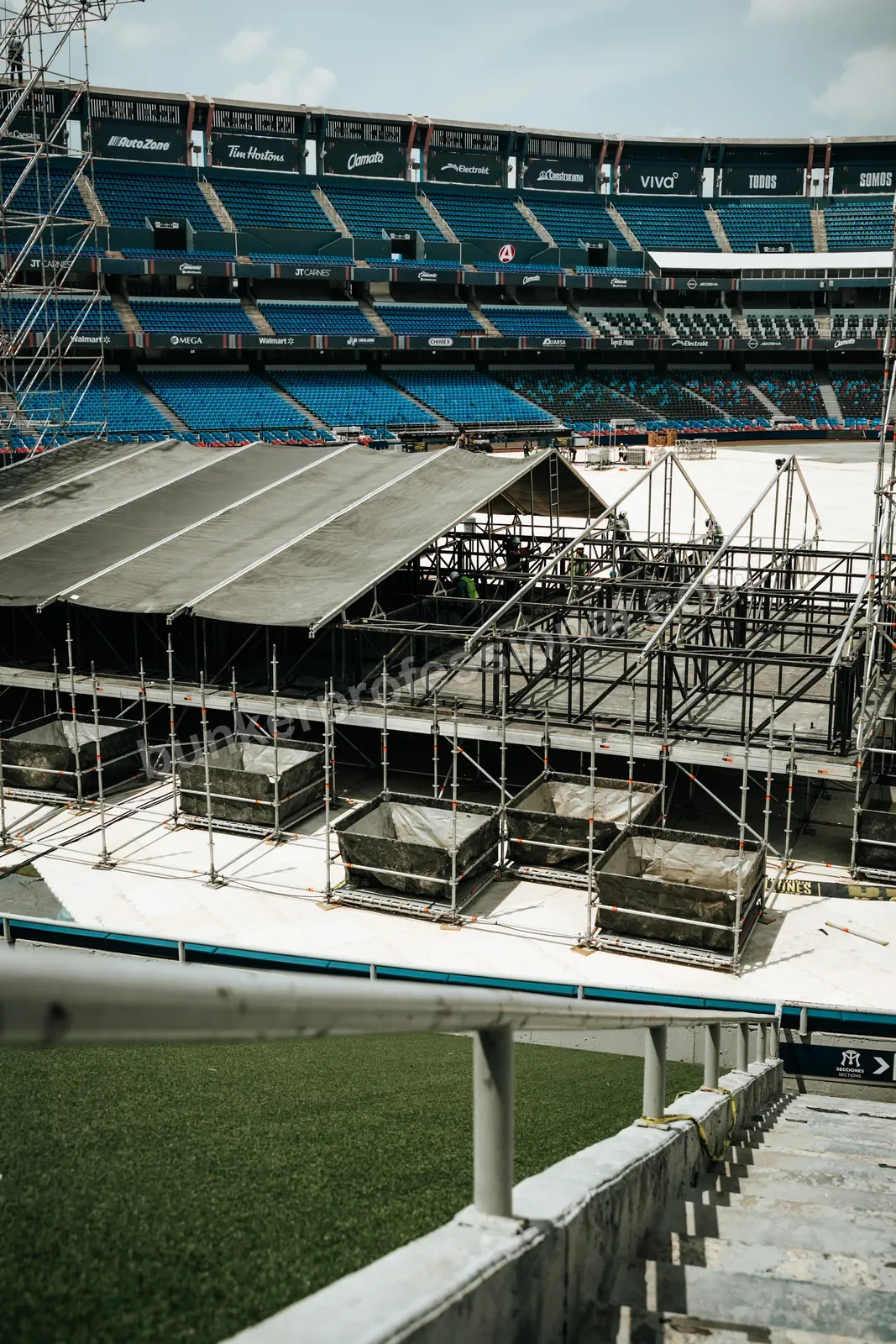 Technical build for Fuerza Regida — 123