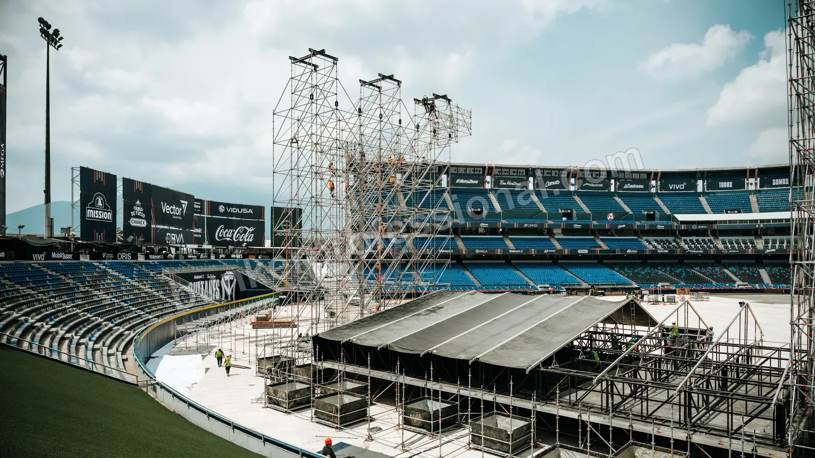 Technical build for Fuerza Regida — 124