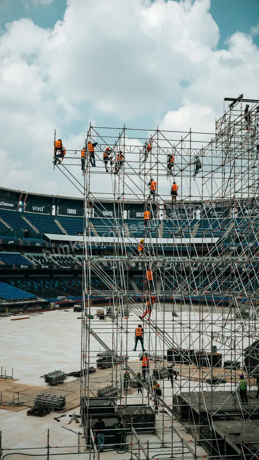 Technical build for Fuerza Regida — 125