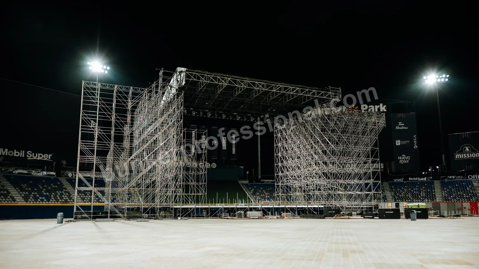 Technical build for Fuerza Regida — 158