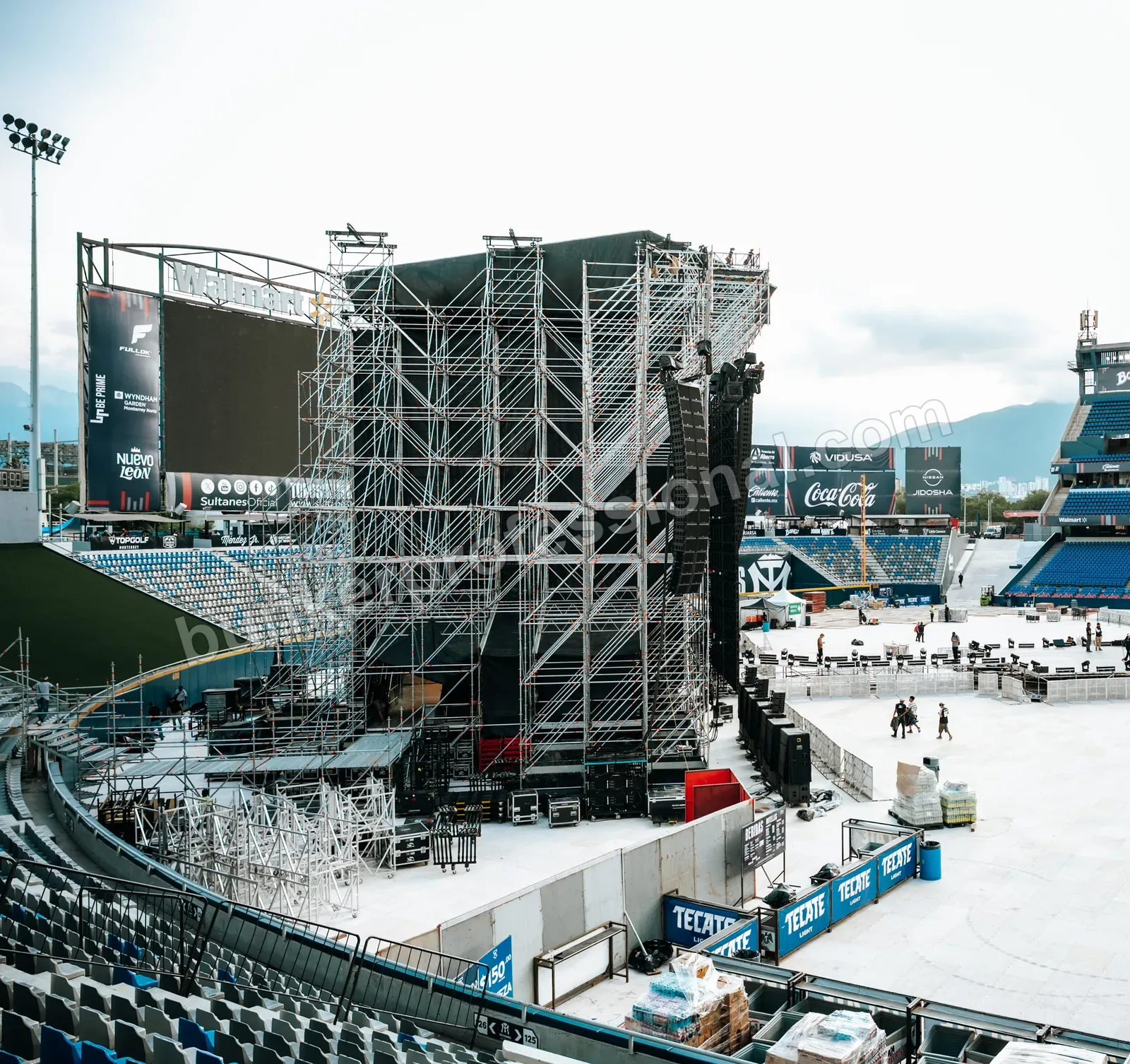 Technical build for Fuerza Regida — 210