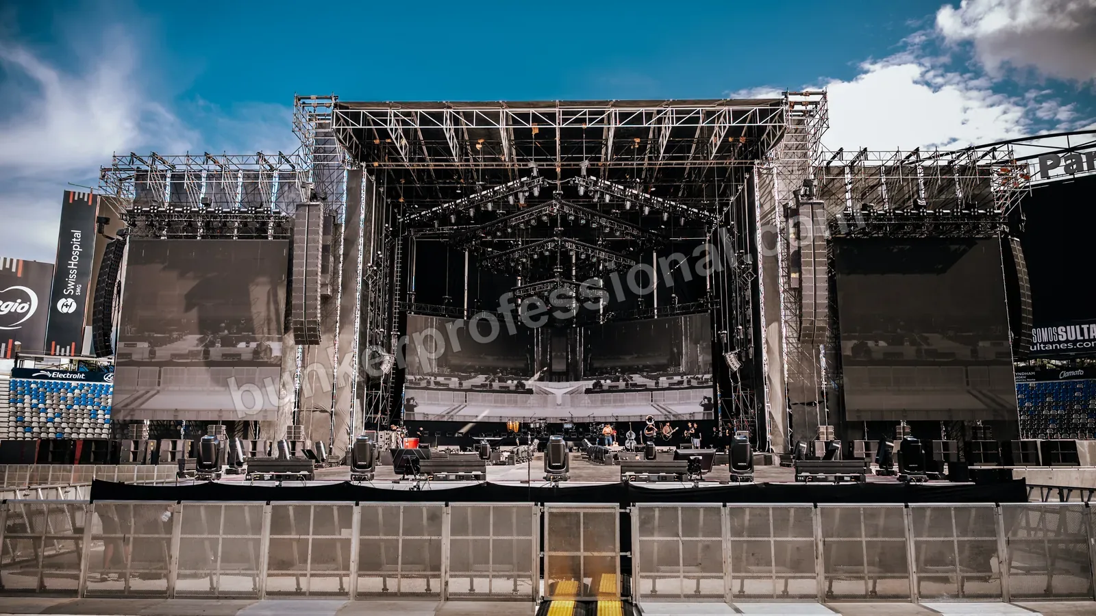 Technical build for Fuerza Regida — 220