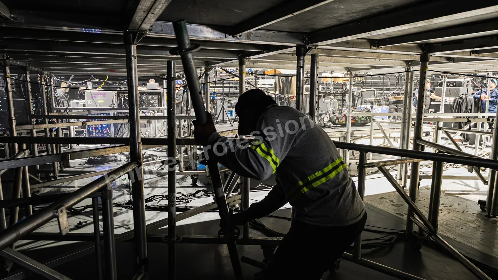 Montaje técnico para Rauw Alejandro — 26