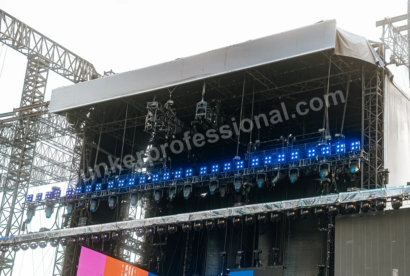 Montaje técnico para Shakira — 113
