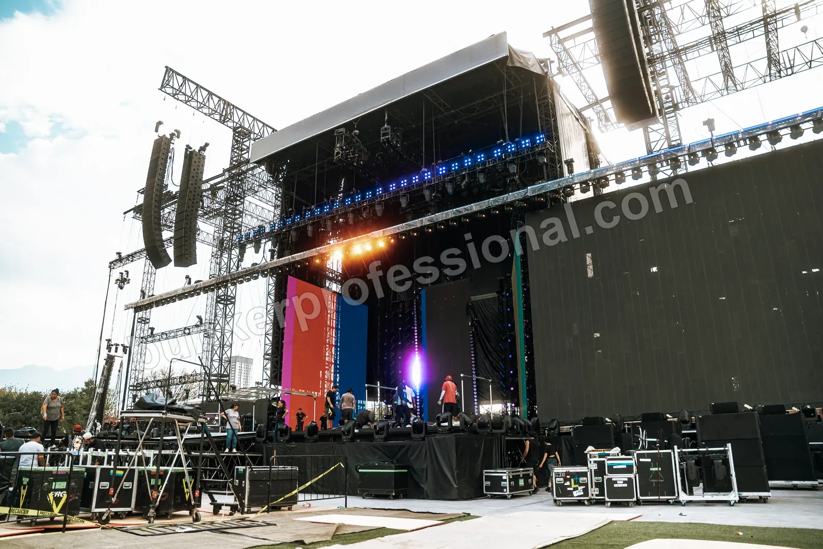 Montaje técnico para Shakira — 125