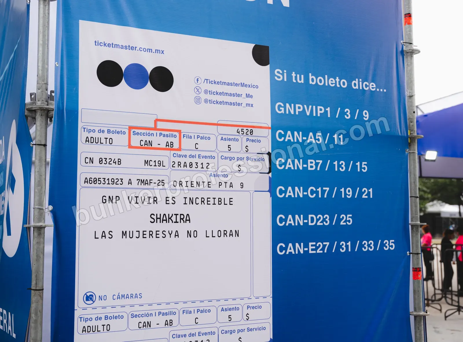 Montaje técnico para Shakira — 144